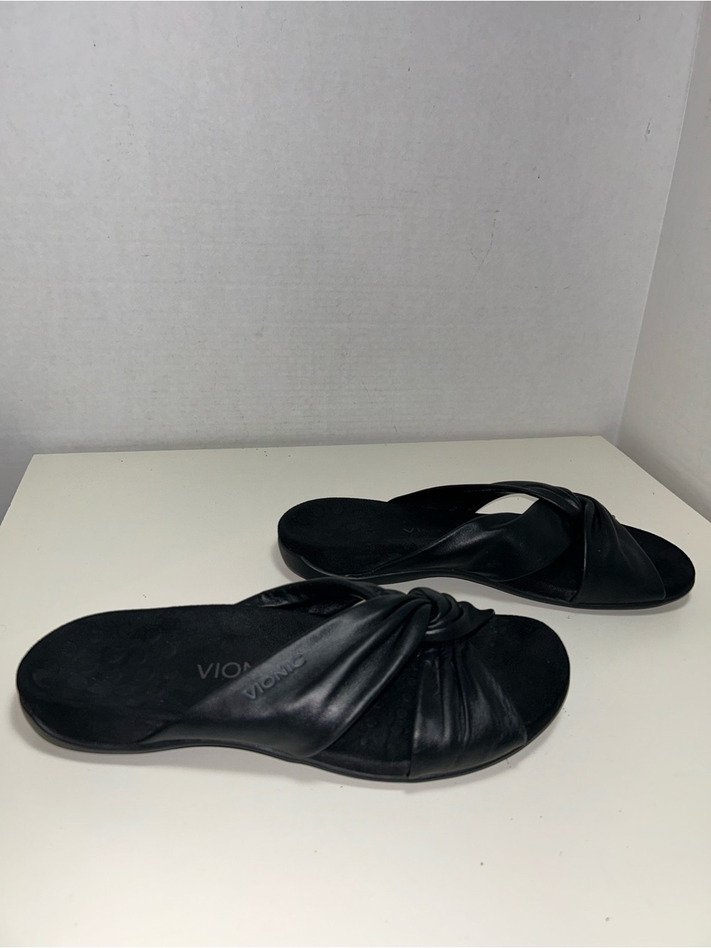 Vionic Shelley Black Criss Cross Leather Slip On Slide Comfort Sandal